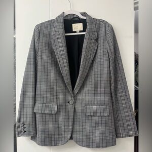 Size S Black and White Blazer